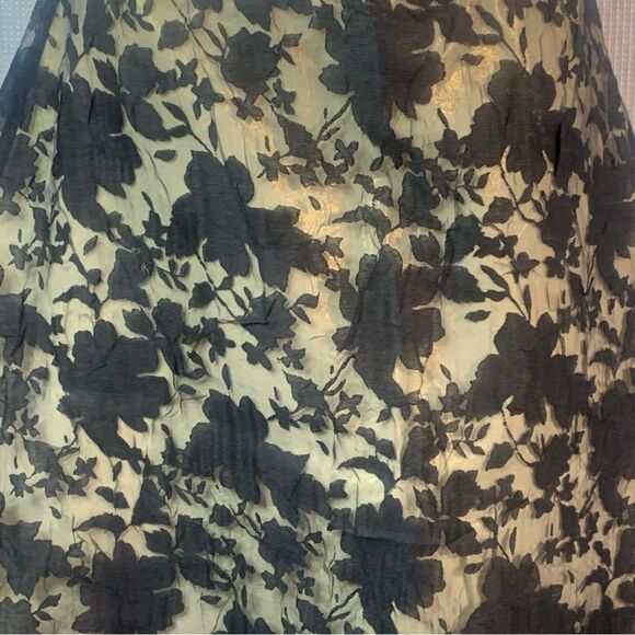 Apt 9 Lace Floral Flare Leaf Skirt Beige and Black Size 8 Petite - Picture 2 of 7